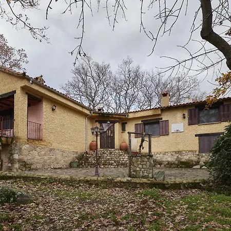 Casa Rural Los Robles ***** アパート *